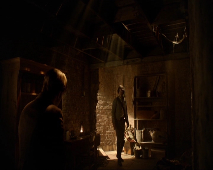 VampireDiariesWorld-dot-nl_7x10HellIsOtherPeople1824.jpg