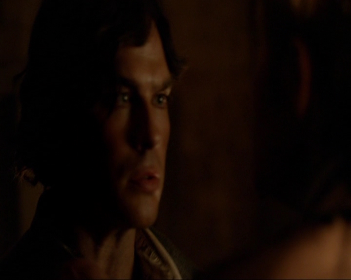 VampireDiariesWorld-dot-nl_7x10HellIsOtherPeople1933.jpg