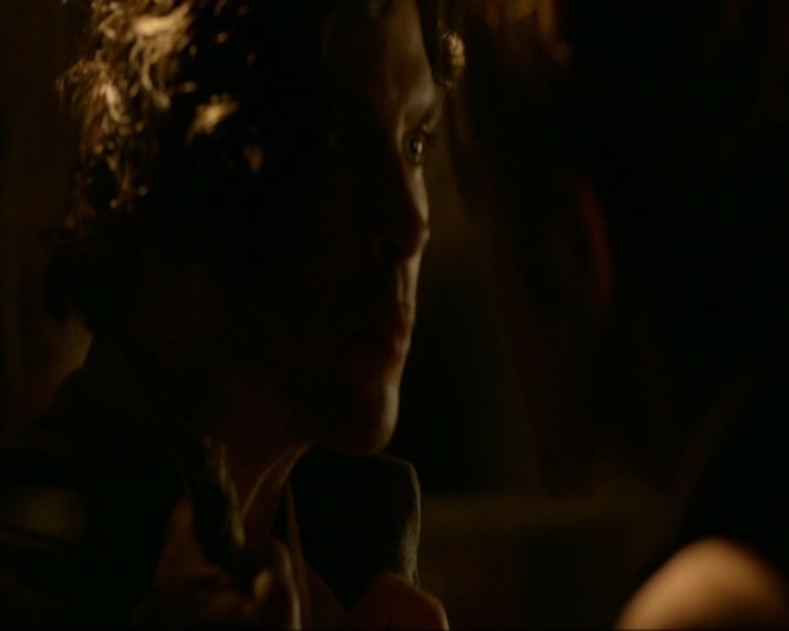 VampireDiariesWorld-dot-nl_7x10HellIsOtherPeople1941.jpg