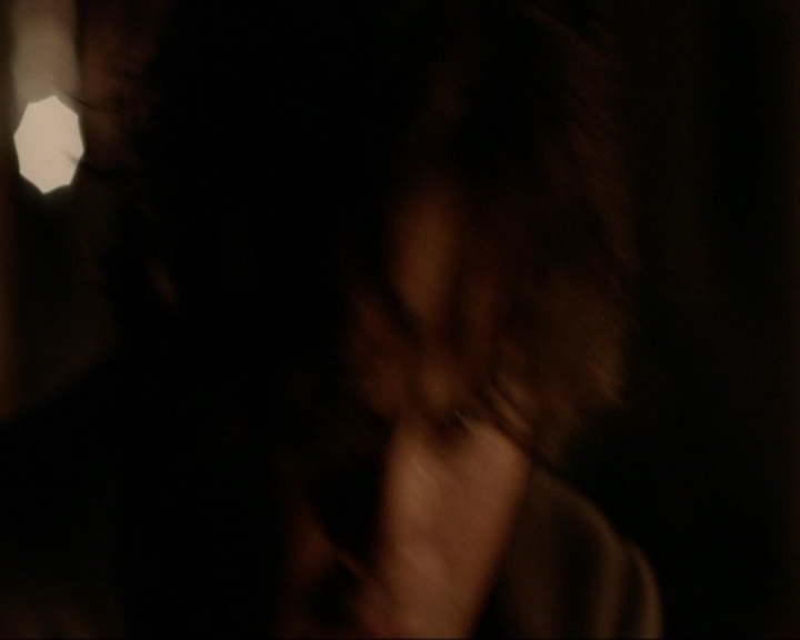 VampireDiariesWorld-dot-nl_7x10HellIsOtherPeople2010.jpg