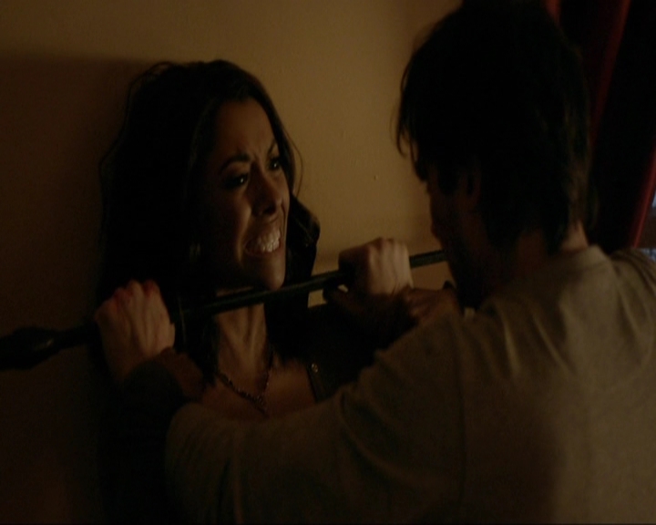 VampireDiariesWorld-dot-nl_7x10HellIsOtherPeople2204.jpg