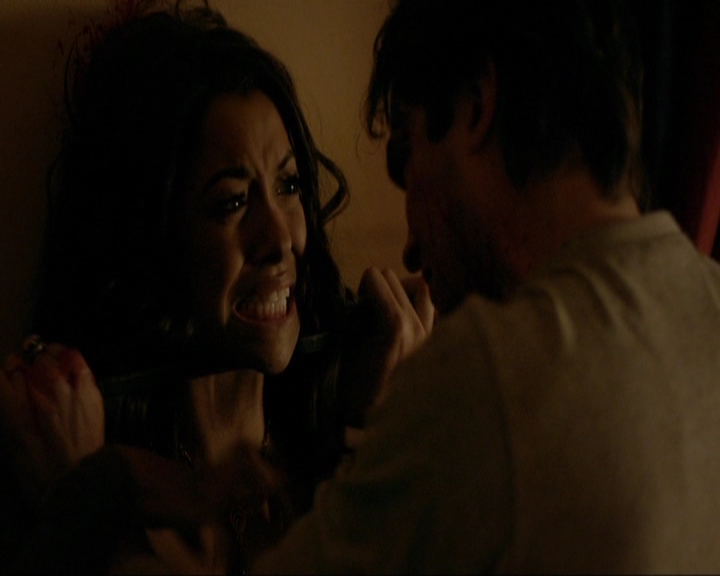 VampireDiariesWorld-dot-nl_7x10HellIsOtherPeople2210.jpg
