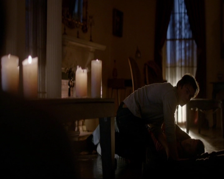 VampireDiariesWorld-dot-nl_7x11ThingsWeLostInTheFire0089.jpg