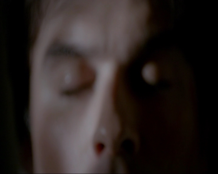 VampireDiariesWorld-dot-nl_7x11ThingsWeLostInTheFire0113.jpg