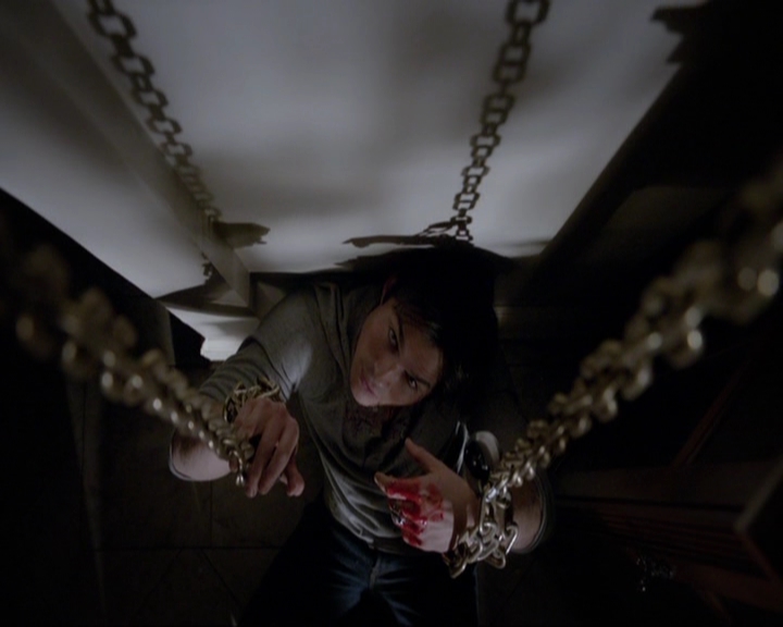 VampireDiariesWorld-dot-nl_7x11ThingsWeLostInTheFire0131.jpg