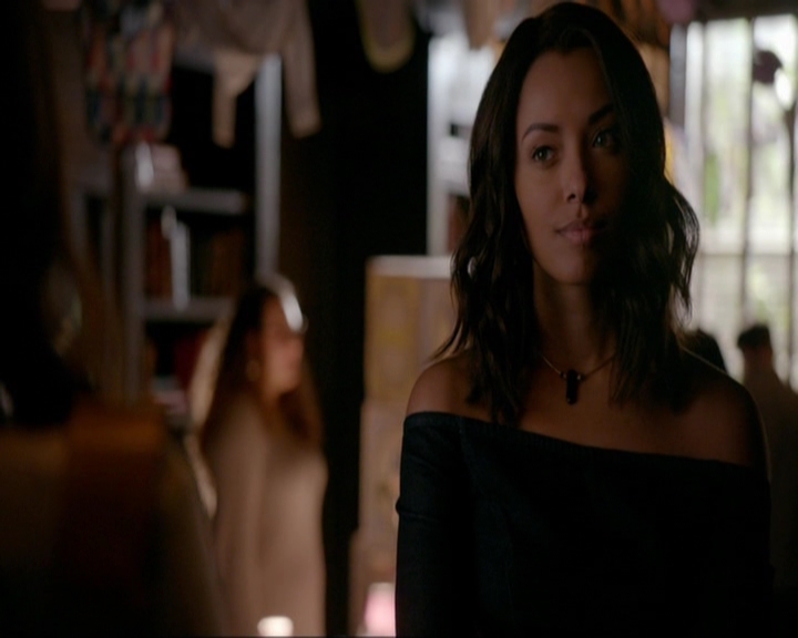 VampireDiariesWorld-dot-nl_7x11ThingsWeLostInTheFire0920.jpg