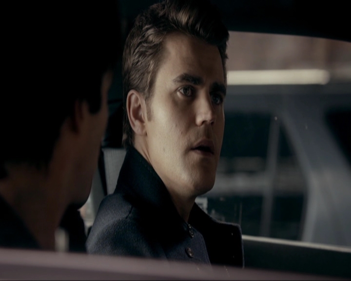 VampireDiariesWorld-dot-nl_7x11ThingsWeLostInTheFire1223.jpg