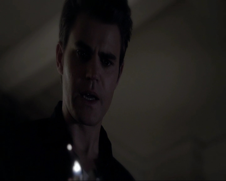 VampireDiariesWorld-dot-nl_7x11ThingsWeLostInTheFire1243.jpg