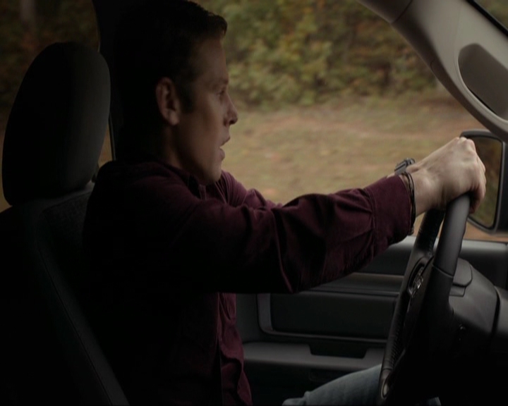 VampireDiariesWorld-dot-nl_7x11ThingsWeLostInTheFire1445.jpg