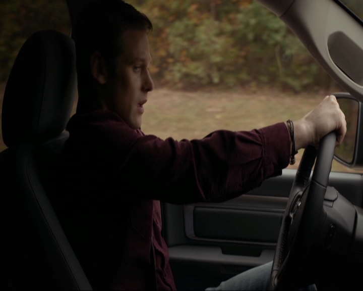 VampireDiariesWorld-dot-nl_7x11ThingsWeLostInTheFire1446.jpg