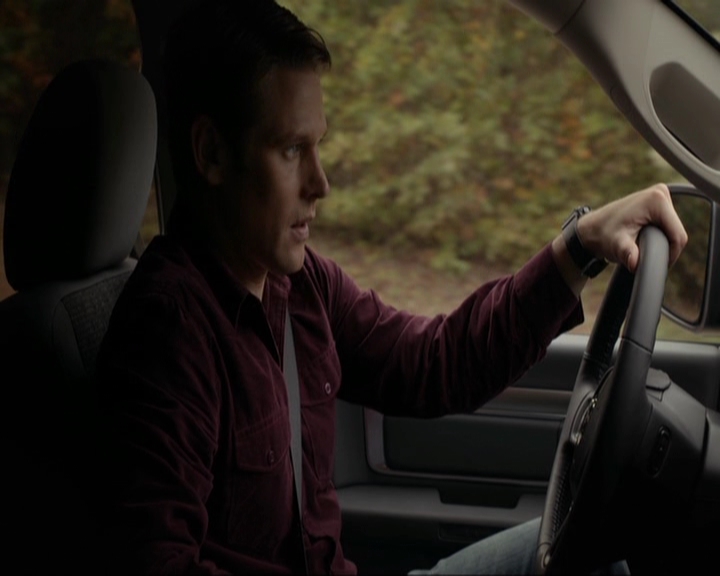 VampireDiariesWorld-dot-nl_7x11ThingsWeLostInTheFire1449.jpg