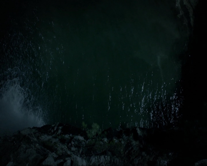 VampireDiariesWorld-dot-nl_7x11ThingsWeLostInTheFire1684.jpg