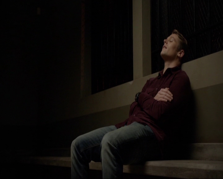 VampireDiariesWorld-dot-nl_7x11ThingsWeLostInTheFire1925.jpg