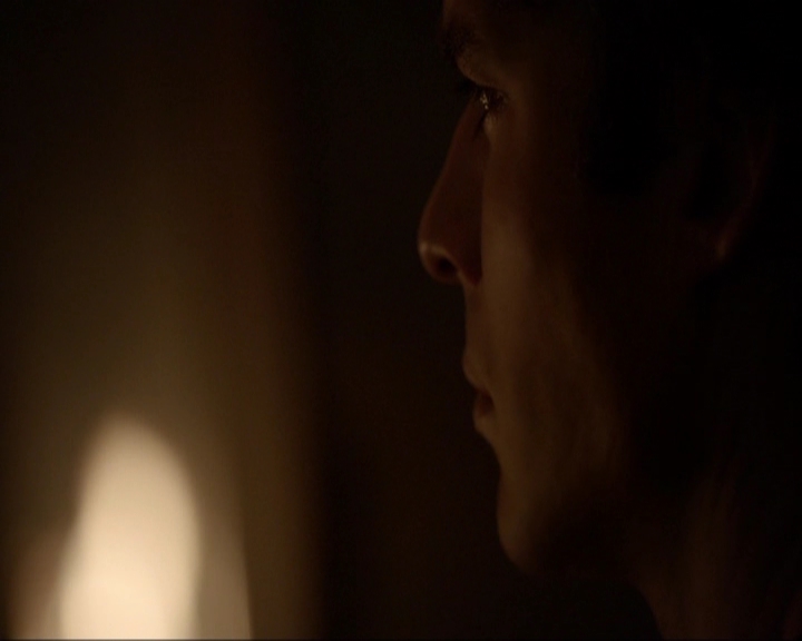 VampireDiariesWorld-dot-nl_7x11ThingsWeLostInTheFire2115.jpg