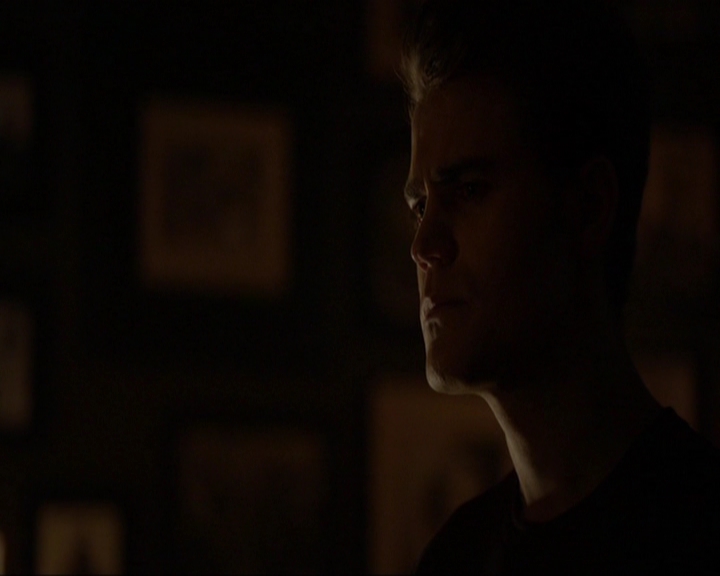 VampireDiariesWorld-dot-nl_7x11ThingsWeLostInTheFire2151.jpg