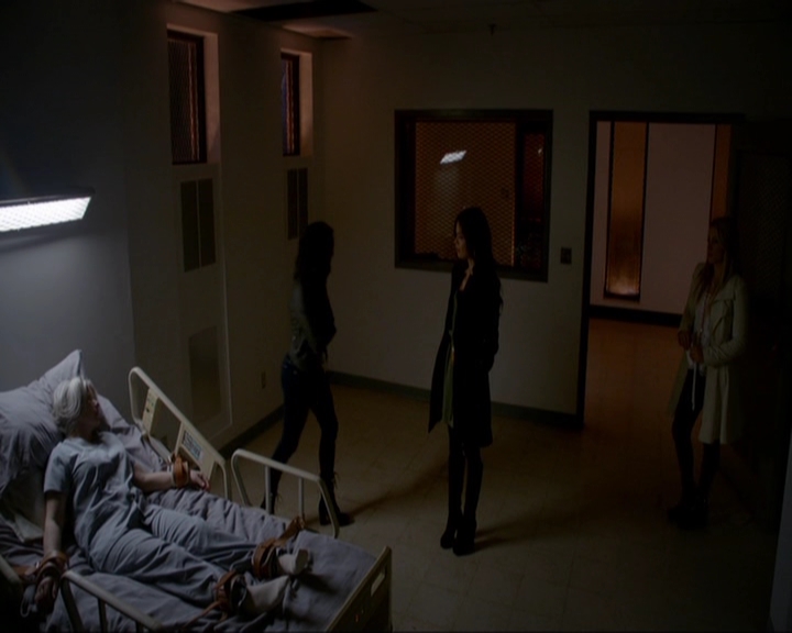 VampireDiariesWorld-dot-nl_7x12PostcardsFromTheEdge1052.jpg