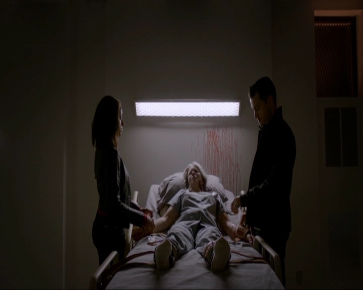 VampireDiariesWorld-dot-nl_7x12PostcardsFromTheEdge1581.jpg VampireDiariesWorld-dot-nl_7x12PostcardsFromTheEdge1581.jpg