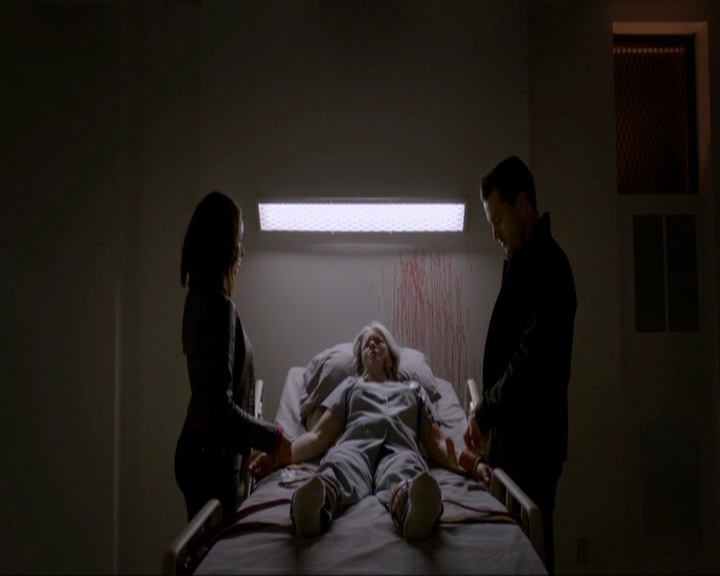 VampireDiariesWorld-dot-nl_7x12PostcardsFromTheEdge1582.jpg VampireDiariesWorld-dot-nl_7x12PostcardsFromTheEdge1582.jpg