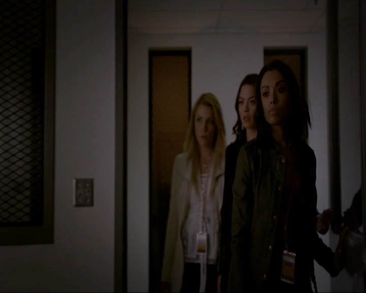 VampireDiariesWorld-dot-nl_7x12PostcardsFromTheEdge1606.jpg VampireDiariesWorld-dot-nl_7x12PostcardsFromTheEdge1606.jpg