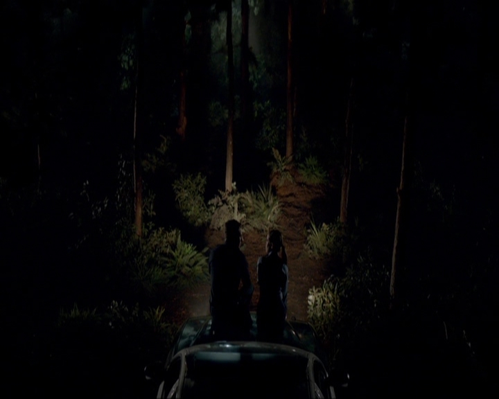 VampireDiariesWorld-dot-nl_7x12PostcardsFromTheEdge1843.jpg