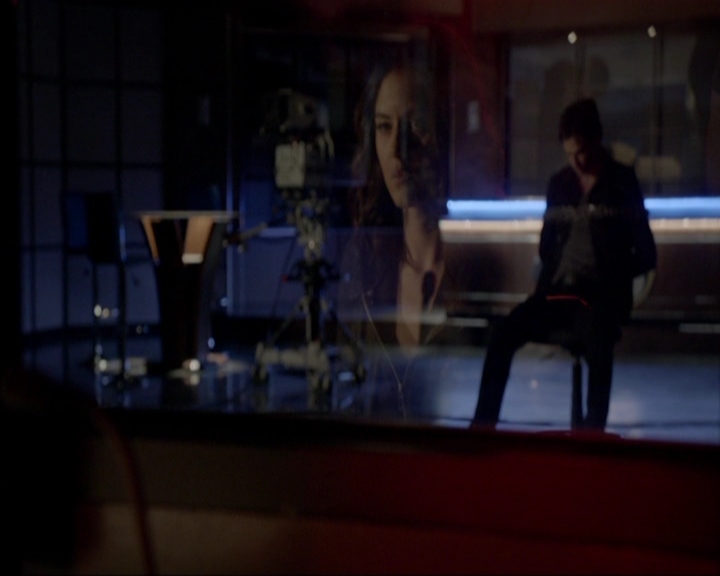 VampireDiariesWorld-dot-nl_7x12PostcardsFromTheEdge2276.jpg