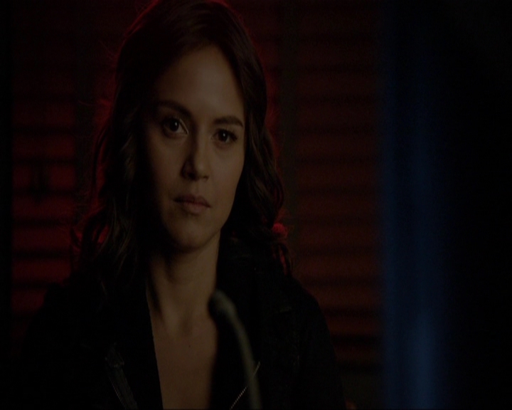 VampireDiariesWorld-dot-nl_7x12PostcardsFromTheEdge2279.jpg