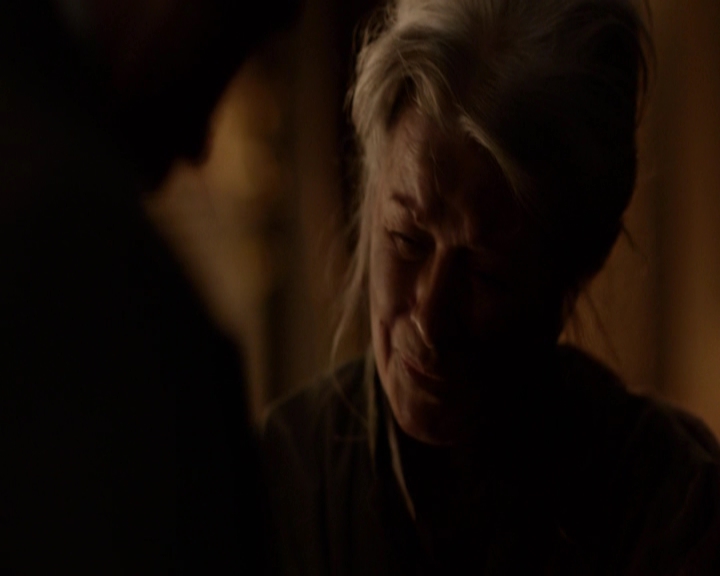 VampireDiariesWorld-dot-nl_7x13ThisWomansWork-deletedscenes0025.jpg
