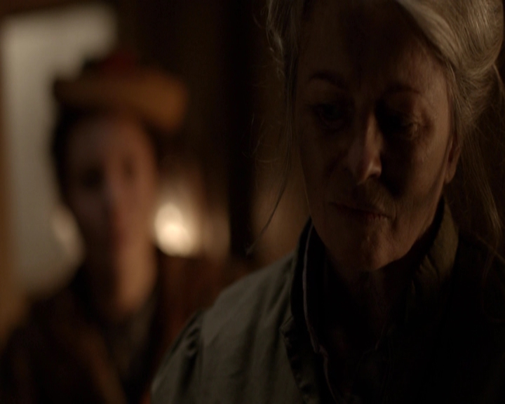 VampireDiariesWorld-dot-nl_7x13ThisWomansWork-deletedscenes0049.jpg