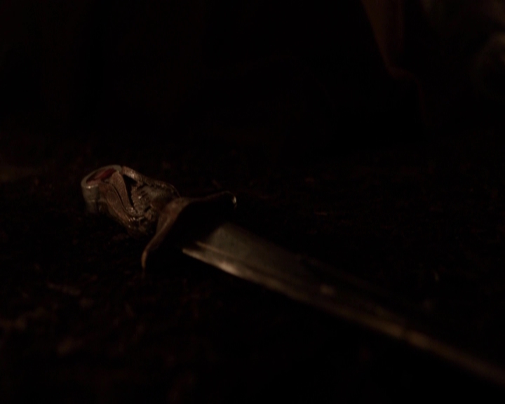VampireDiariesWorld-dot-nl_7x13ThisWomansWork-deletedscenes0064.jpg
