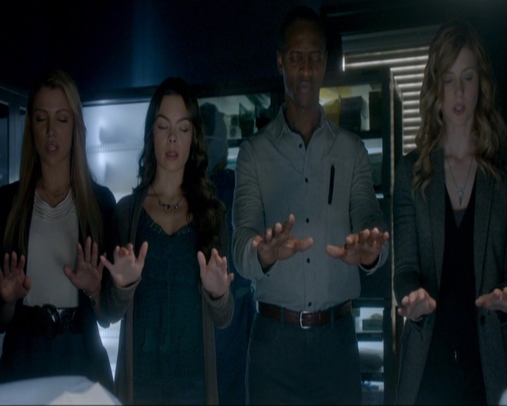 VampireDiariesWorld-dot-nl_7x13ThisWomansWork1211.jpg