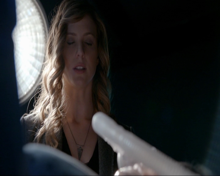 VampireDiariesWorld-dot-nl_7x13ThisWomansWork1403.jpg