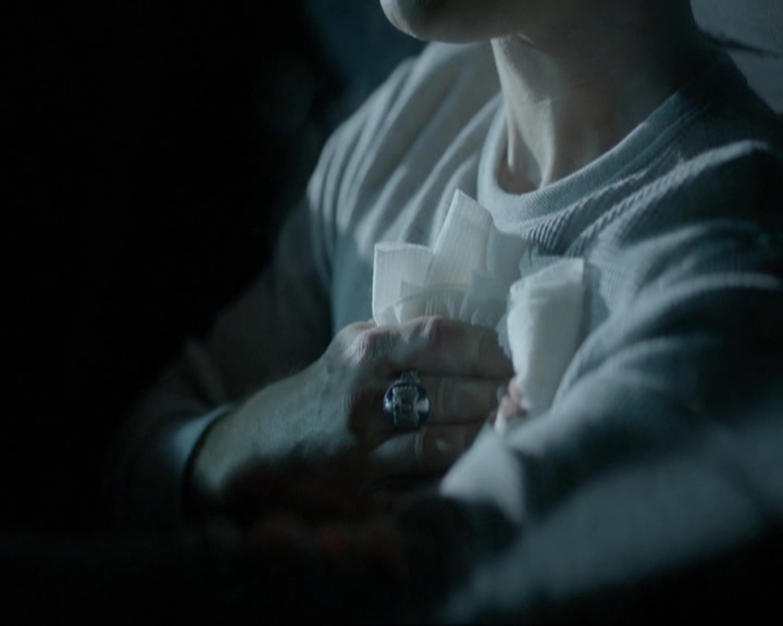 VampireDiariesWorld-dot-nl_7x13ThisWomansWork2115.jpg