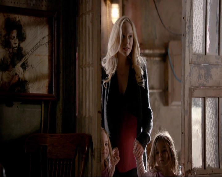 VampireDiariesWorld-dot-nl_7x14MoonlightOnTheBayou0003.jpg