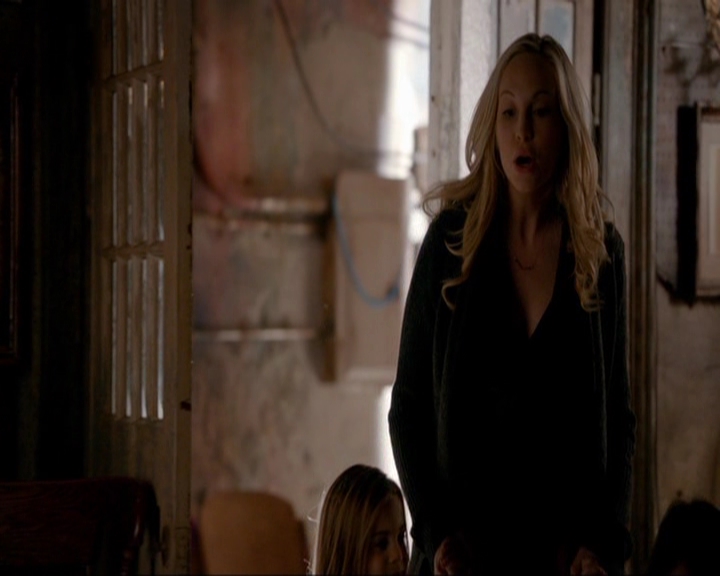 VampireDiariesWorld-dot-nl_7x14MoonlightOnTheBayou0005.jpg