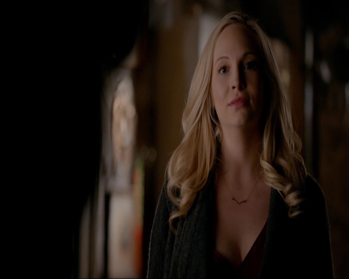 VampireDiariesWorld-dot-nl_7x14MoonlightOnTheBayou0015.jpg