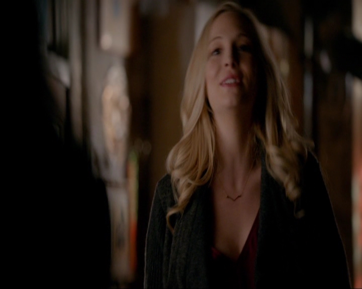 VampireDiariesWorld-dot-nl_7x14MoonlightOnTheBayou0019.jpg