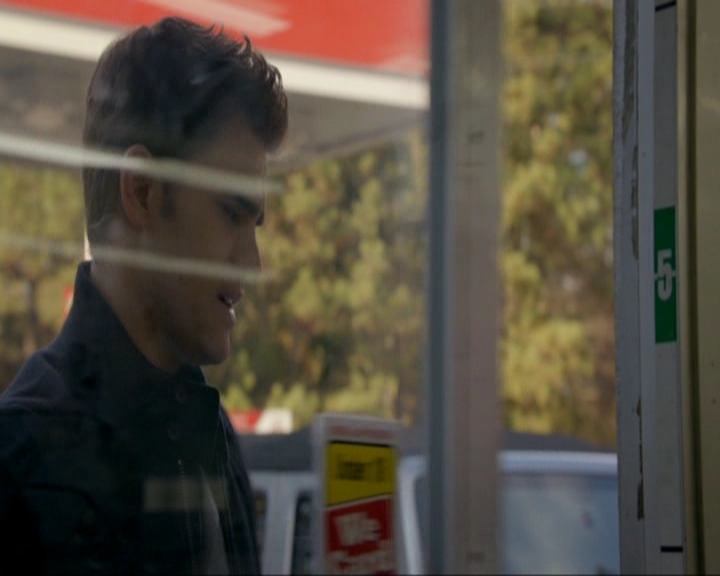 VampireDiariesWorld-dot-nl_7x14MoonlightOnTheBayou0082.jpg
