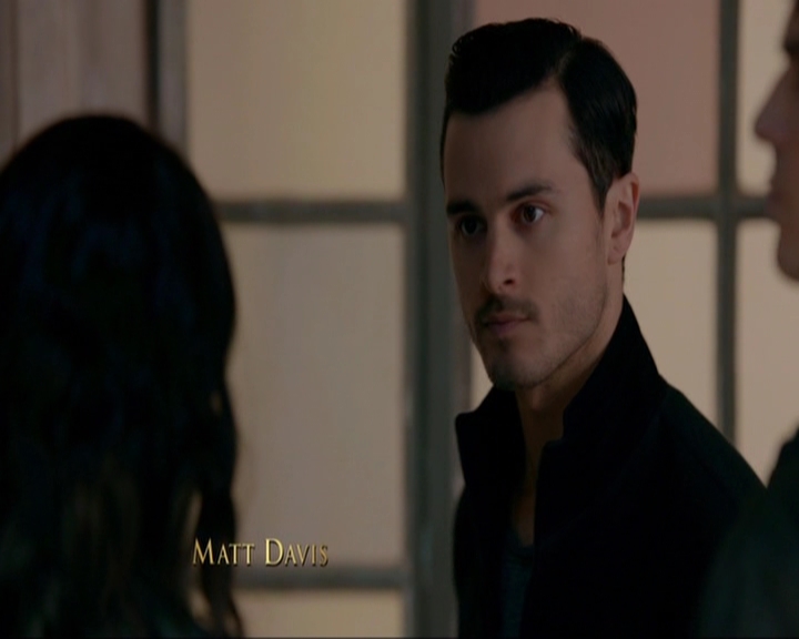 VampireDiariesWorld-dot-nl_7x14MoonlightOnTheBayou0159.jpg