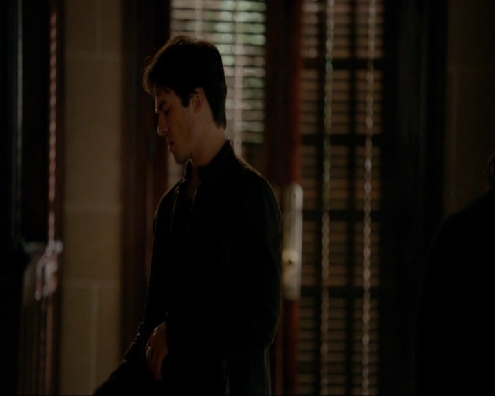 VampireDiariesWorld-dot-nl_7x14MoonlightOnTheBayou0169.jpg
