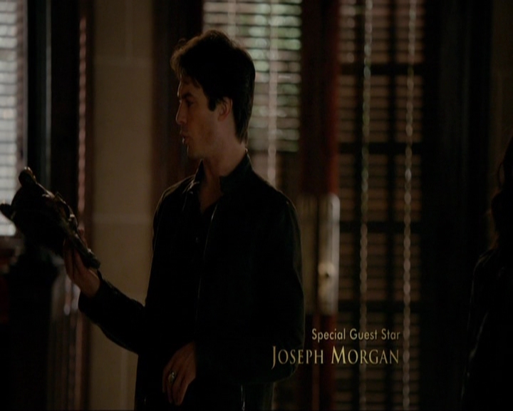 VampireDiariesWorld-dot-nl_7x14MoonlightOnTheBayou0171.jpg
