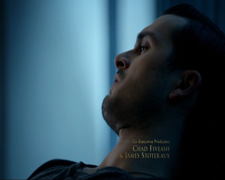 VampireDiariesWorld-dot-nl_7x14MoonlightOnTheBayou0215.jpg