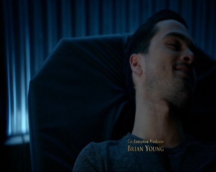 VampireDiariesWorld-dot-nl_7x14MoonlightOnTheBayou0222.jpg
