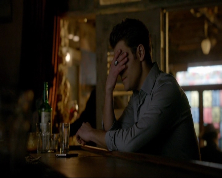VampireDiariesWorld-dot-nl_7x14MoonlightOnTheBayou0415.jpg