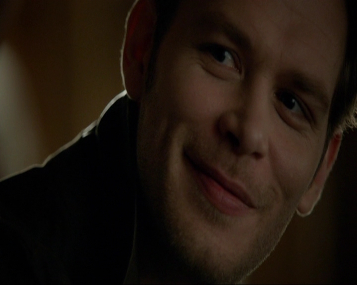 VampireDiariesWorld-dot-nl_7x14MoonlightOnTheBayou0430.jpg