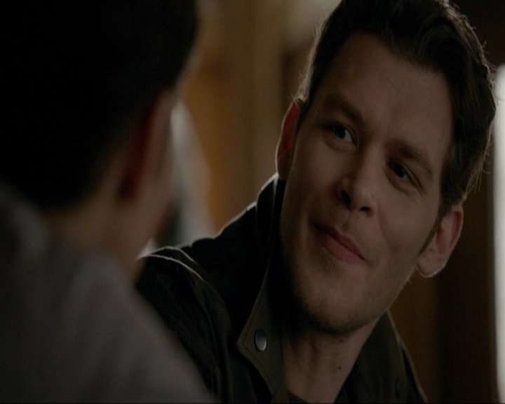 VampireDiariesWorld-dot-nl_7x14MoonlightOnTheBayou0493.jpg