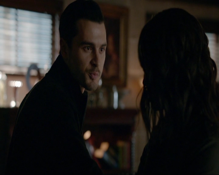 VampireDiariesWorld-dot-nl_7x14MoonlightOnTheBayou0784.jpg