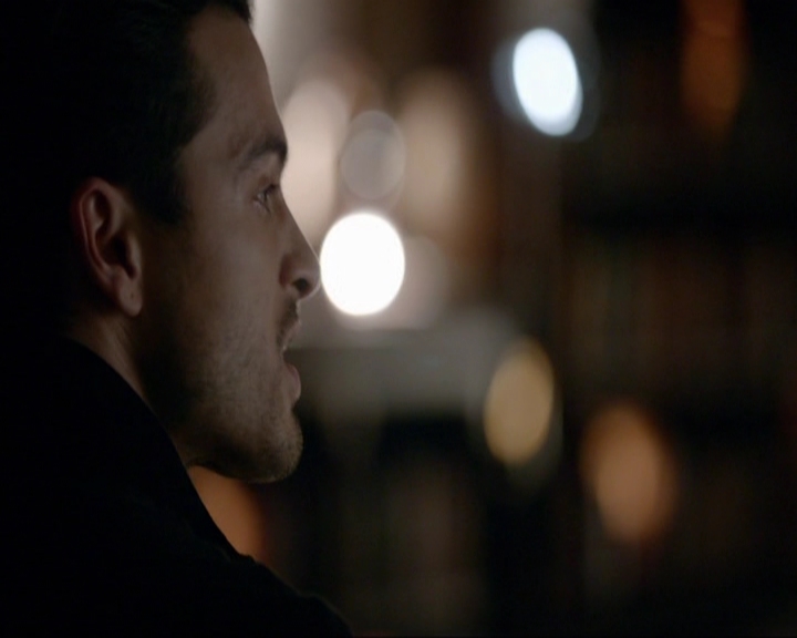 VampireDiariesWorld-dot-nl_7x14MoonlightOnTheBayou0791.jpg