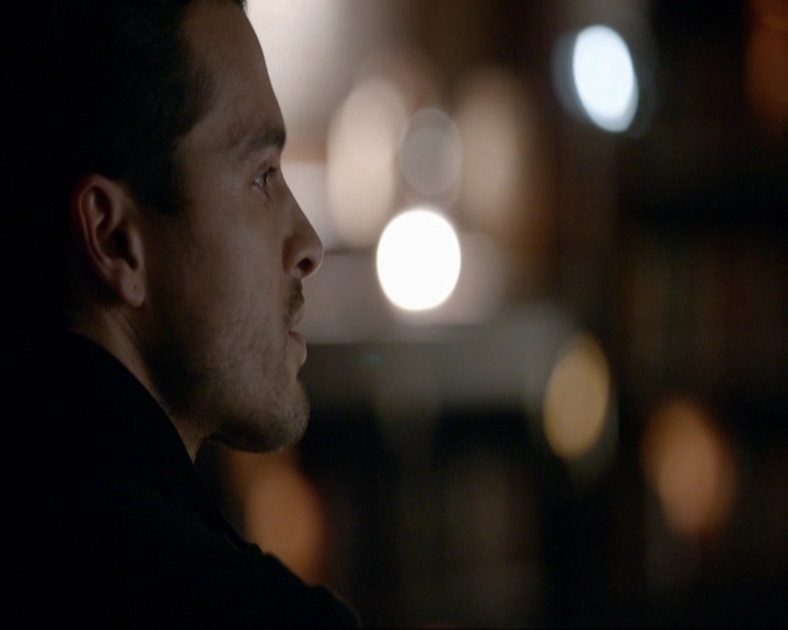 VampireDiariesWorld-dot-nl_7x14MoonlightOnTheBayou0792.jpg