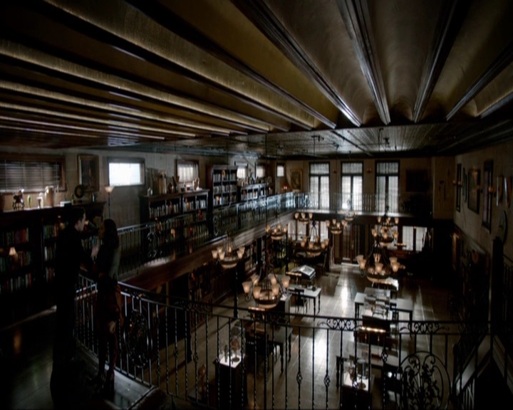VampireDiariesWorld-dot-nl_7x14MoonlightOnTheBayou0796.jpg