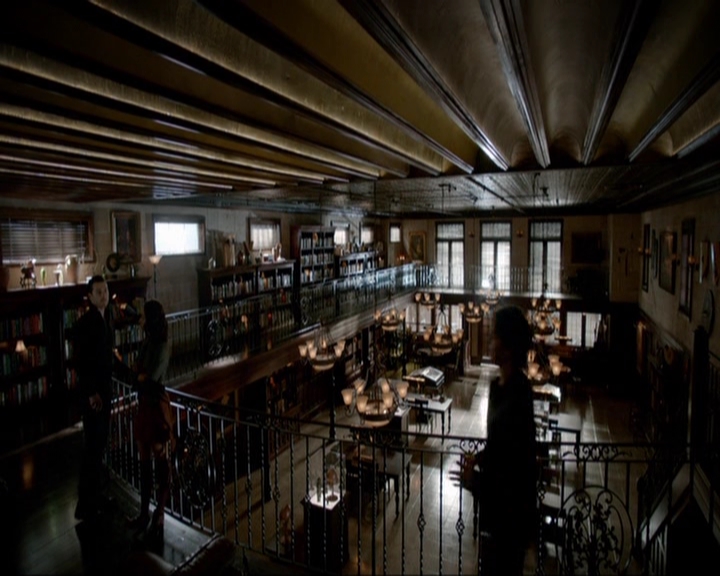 VampireDiariesWorld-dot-nl_7x14MoonlightOnTheBayou0802.jpg